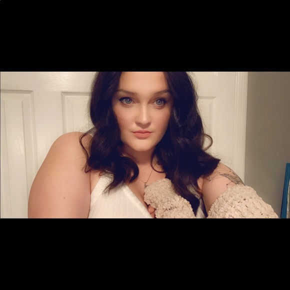 Meet your Posher, Taylor - Picture 1 of 1